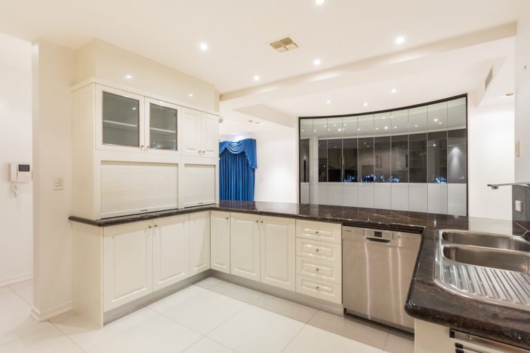 penthouse-Kitchen